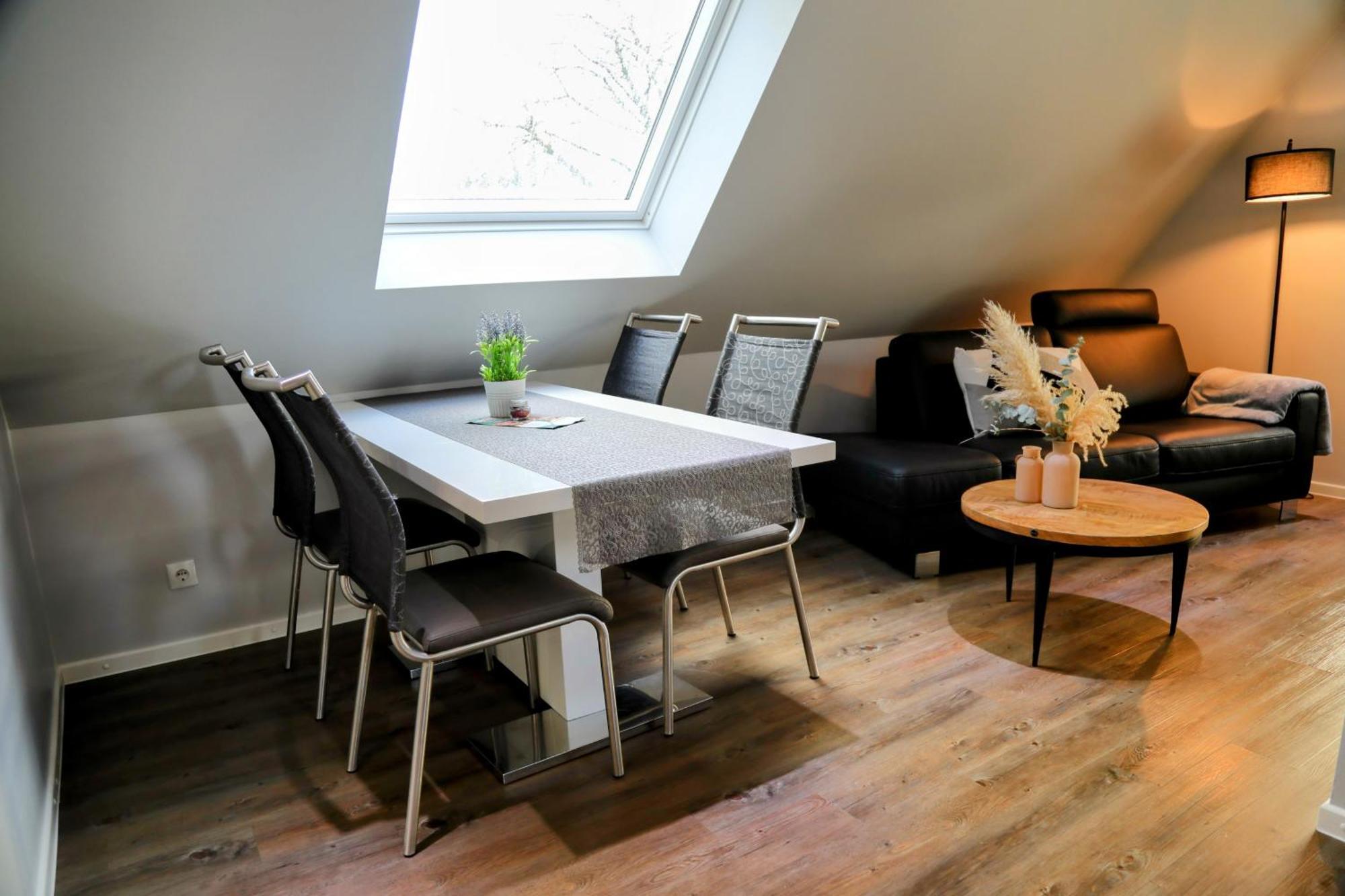 Eine Sehr Gemuetliche Dachgeschoss Ferienwohnung Ihlow  Exteriör bild